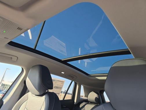 Pyrite Silver Metallic 2026 Volkswagen Tiguan 2.0T SE