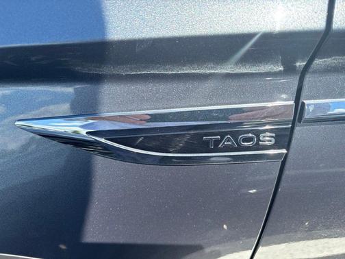Platinum Gray Metallic 2024 Volkswagen Taos 1.5T S
