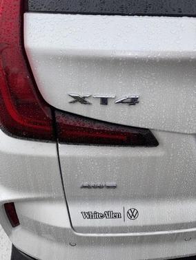 2024 Cadillac XT4 Luxury