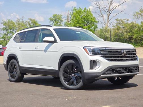 Opal White Pearl 2026 Volkswagen Atlas 2.0T SE W/TECHNOLOGY