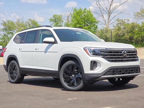 Opal White Pearl 2026 Volkswagen Atlas 2.0T SE W/TECHNOLOGY
