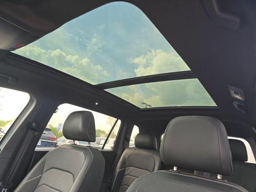 Platinum Gray Metallic 2023 Volkswagen Tiguan 2.0T SEL R-Line