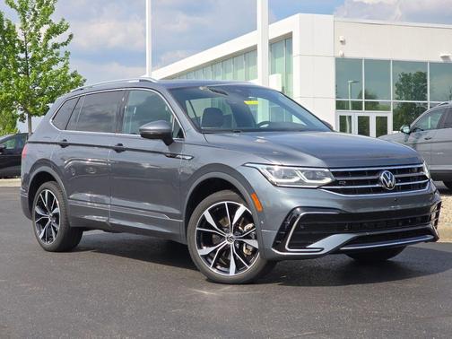 Platinum Gray Metallic 2023 Volkswagen Tiguan 2.0T SEL R-Line
