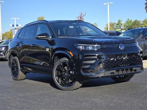 2026 Volkswagen Tiguan 2.0T SE R-Line Black