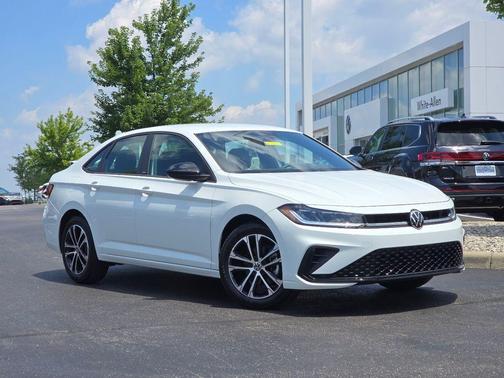 Pure White 2025 Volkswagen Jetta 1.5T Sport