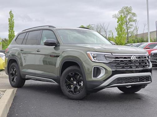 2025 Volkswagen Atlas 2.0T Peak Edition