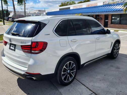 White 2017 BMW X5 eDrive xDrive40e