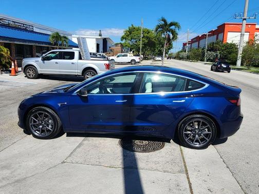 2019 Tesla Model 3 Standard Range Plus