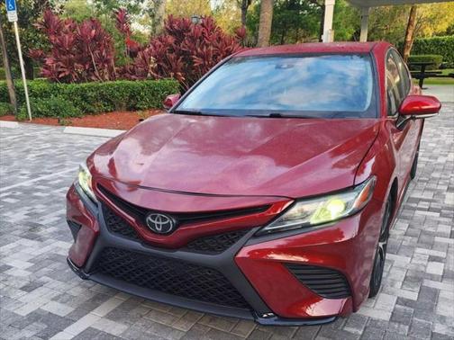 2020 Toyota Camry SE