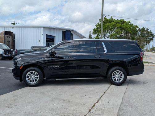 2021 Chevrolet Suburban LT