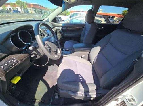 2012 Kia Sorento LX