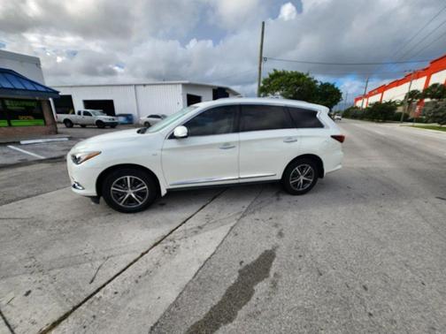 2017 INFINITI QX60 Base