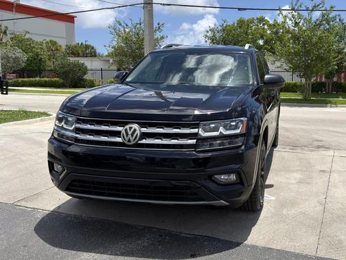Deep Black Pearl 2018 Volkswagen Atlas 2.0T SE