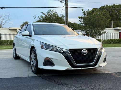 Glacier White 2020 Nissan Altima S FWD