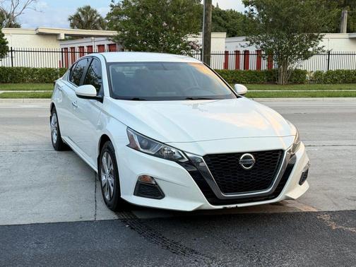 Glacier White 2020 Nissan Altima S FWD