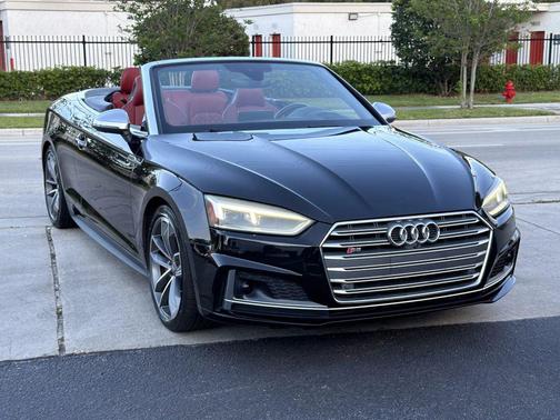 Daytona Gray Pearl Effect/Black Roof 2018 Audi S5 3.0T Prestige