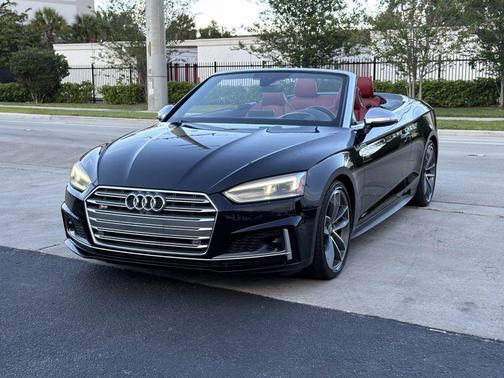 Daytona Gray Pearl Effect/Black Roof 2018 Audi S5 3.0T Prestige