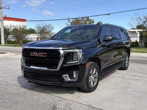 2023 GMC Yukon XL SLE