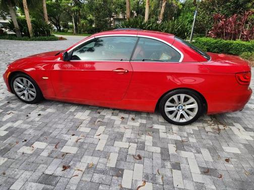 2011 BMW 328 328i Convertible 2D