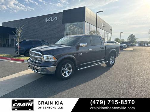 Granite Crystal Metallic Clearcoat 2015 RAM 1500 Laramie