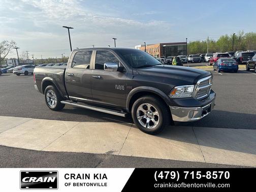 Granite Crystal Metallic Clearcoat 2015 RAM 1500 Laramie