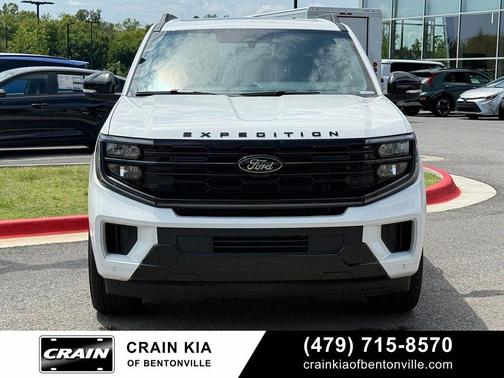 Star White Metallic Tri-Coat 2026 Ford Expedition Platinum