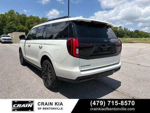 Star White Metallic Tri-Coat 2026 Ford Expedition Platinum