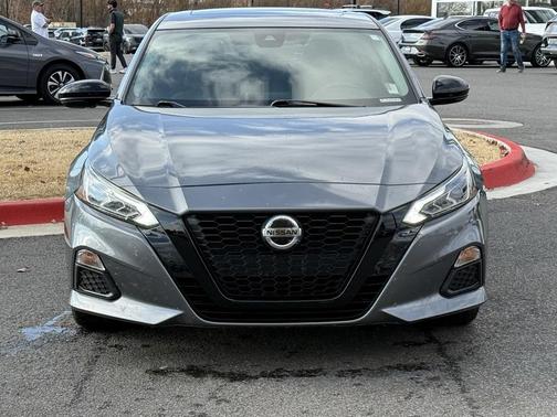 2020 Nissan Altima SR FWD