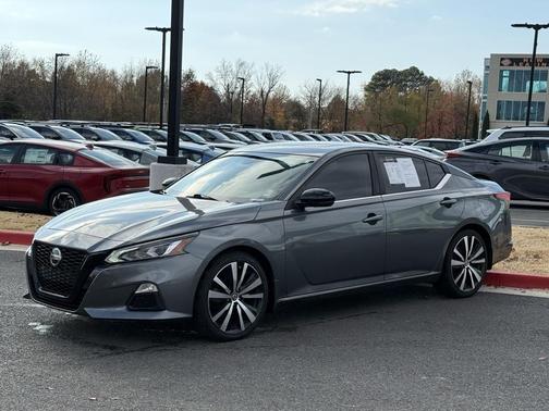 2020 Nissan Altima SR FWD