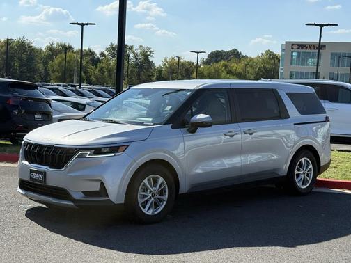 2023 Kia Carnival LX