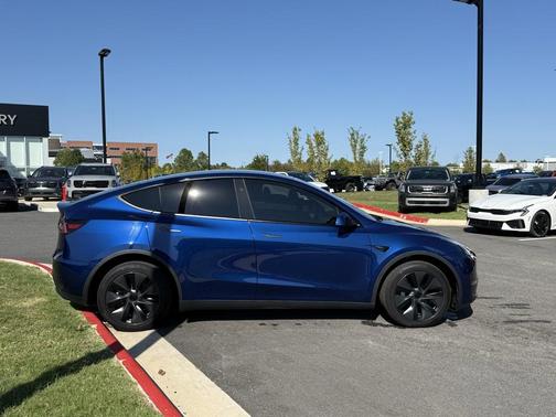 2024 Tesla Model Y Long Range Dual Motor All-Wheel Drive