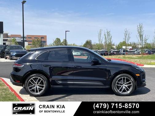 2022 Porsche Macan Base