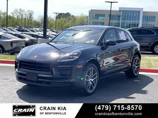 2022 Porsche Macan Base