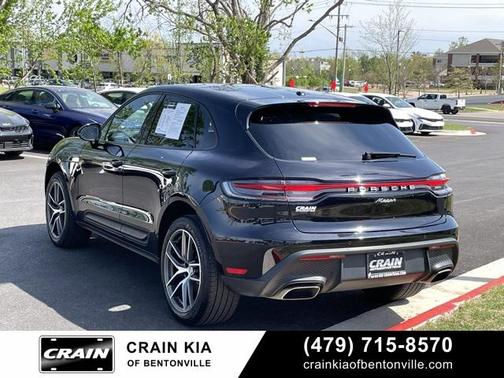 2022 Porsche Macan Base