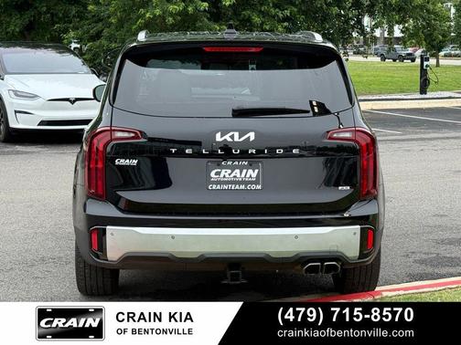 Ebony Black 2024 Kia Telluride S