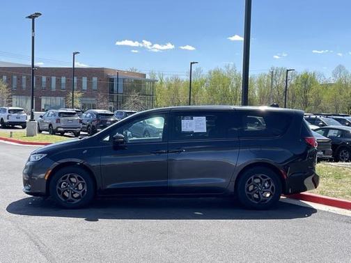 2022 Chrysler Pacifica Hybrid Touring L