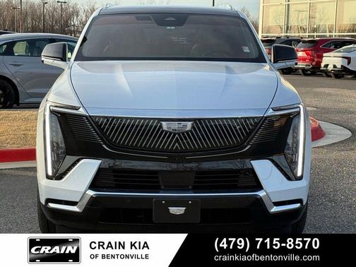 Vibrant White Tricoat 2026 Cadillac Escalade IQL Premium Luxury