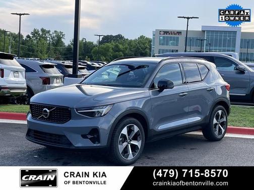 2023 Volvo XC40 B4 Ultimate Dark Theme