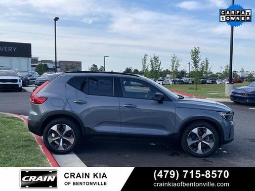 2023 Volvo XC40 B4 Ultimate Dark Theme