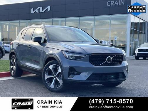 2023 Volvo XC40 B4 Ultimate Dark Theme
