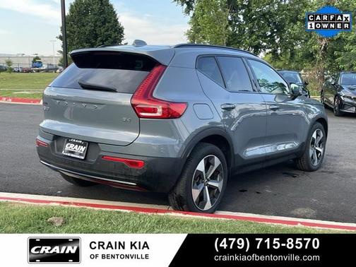 2023 Volvo XC40 B4 Ultimate Dark Theme