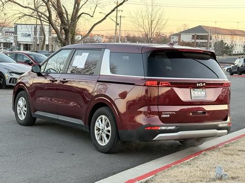2024 Kia Carnival LX