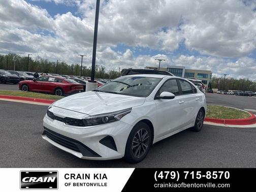 Snow White Pearl 2023 Kia Forte LXS
