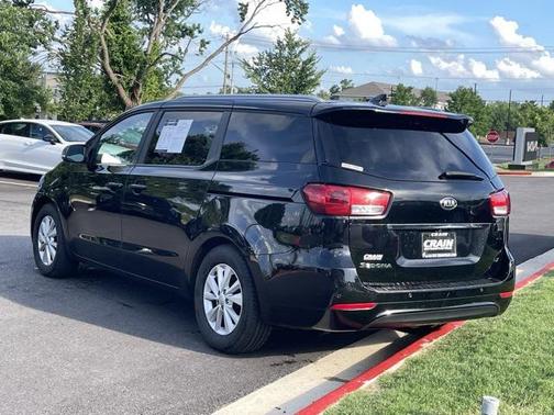 2017 Kia Sedona LX