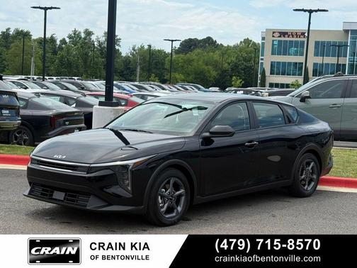 Aurora Black Pearl 2026 Kia K4 LXS