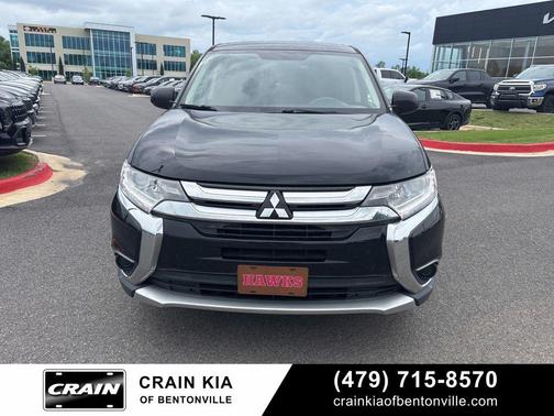 Labrador Black Metallic 2018 Mitsubishi Outlander ES