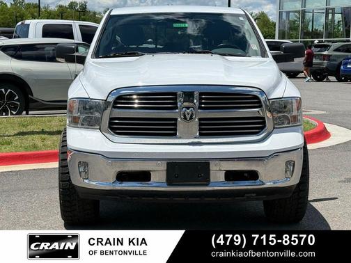 Bright White Clearcoat 2019 RAM 1500 Big Horn