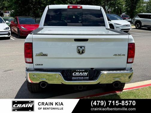 Bright White Clearcoat 2019 RAM 1500 Big Horn
