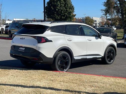Snow White Pearl 2026 Kia Sportage X-Line