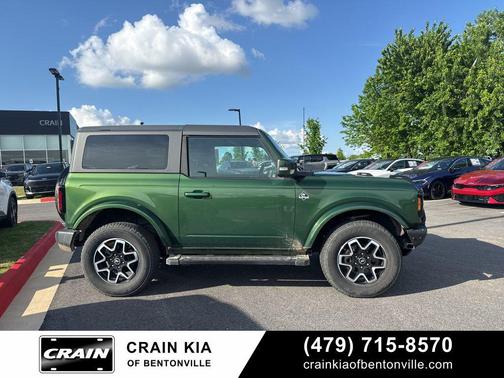ERUPTION GREEN METALLIC 2022 Ford Bronco Outer Banks